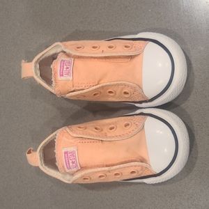Converse toddler sneakers size 6